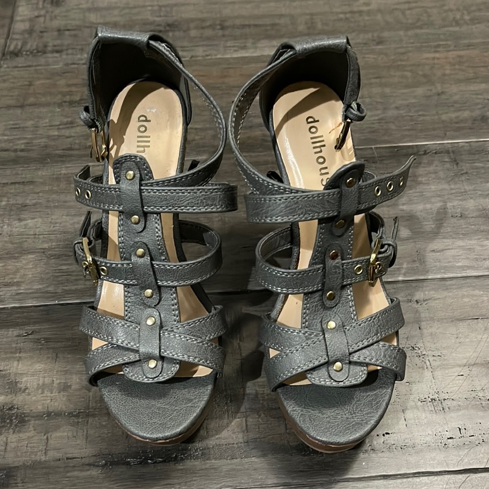 Dollhouse Gray Wedges